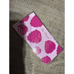 Too faced palette razzle, dazzle, Berry eyeshadow palette